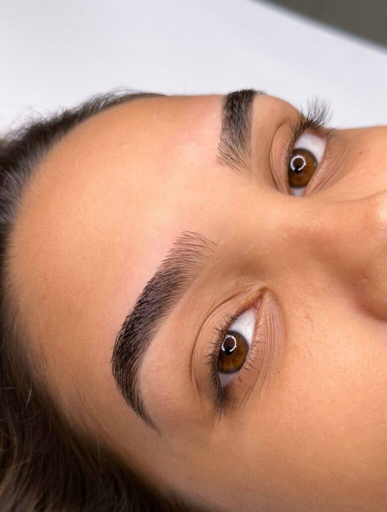 Jéssica Soares - Curso Sobrancelhas Perfeitas - Foto 2